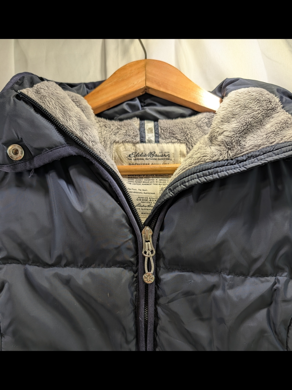 Eddie Bauer Navy Quilted Puffer Vest Lined w/ Hood Goose Down Filled Size Small